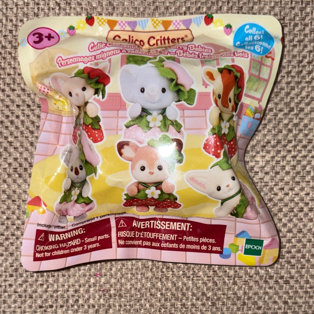NEW! UNOPENED! Calico Critters Cutie Collectibles very Berry Babies